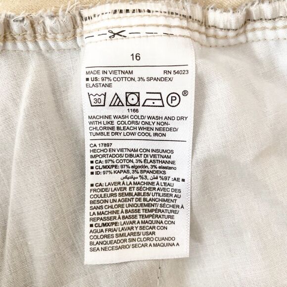 Old Navy Full Panel Maternity Shorts Grey - Picture 4 of 4